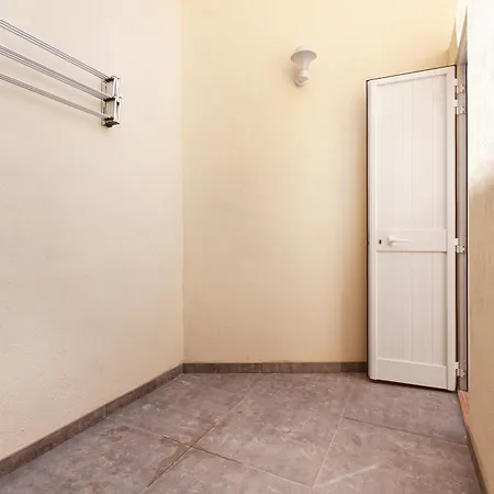 Modern & Lovely - Prime Location