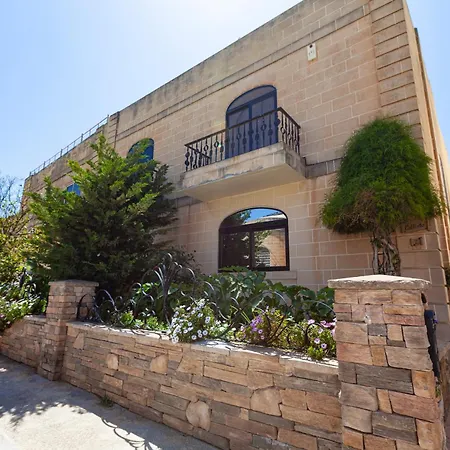 Modern & Lovely - Prime Location Apartment San Ġiljan