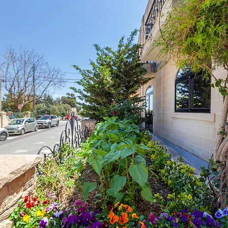 Modern & Lovely - Prime Location