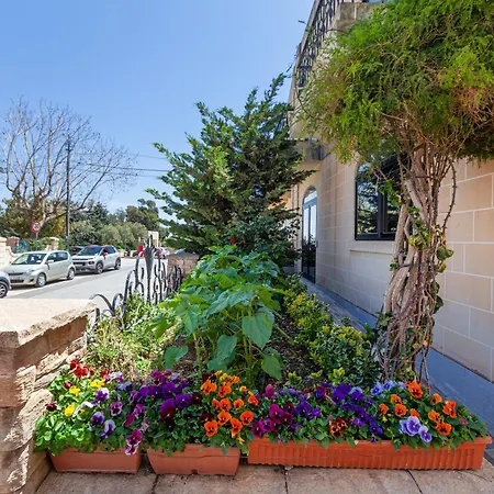 Modern & Lovely - Prime Location Apartment San Ġiljan