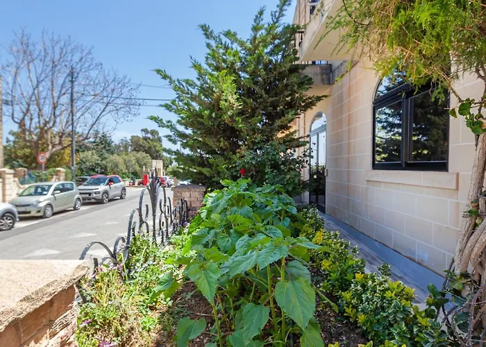 Modern & Lovely - Prime Location